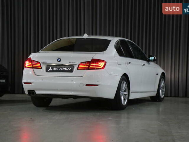 Белый БМВ 5 Серия, объемом двигателя 2 л и пробегом 93 тыс. км за 21500 $, фото 5 на Automoto.ua