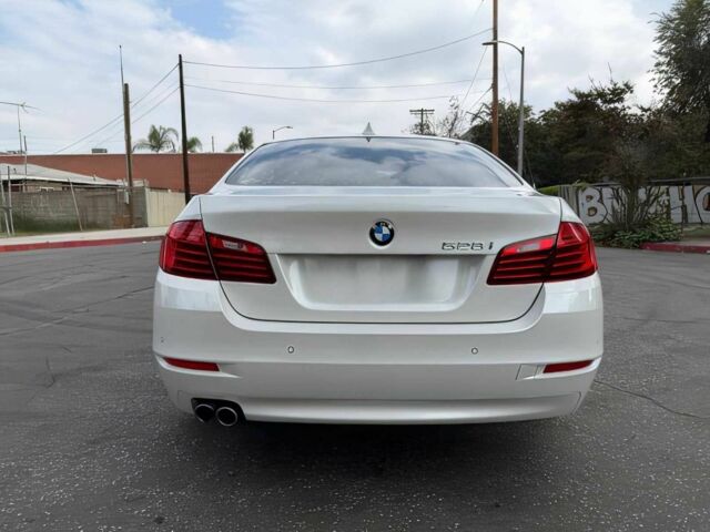 Белый БМВ 5 Серия, объемом двигателя 2 л и пробегом 72 тыс. км за 9000 $, фото 5 на Automoto.ua