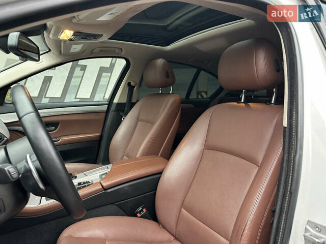 Белый БМВ 5 Серия, объемом двигателя 3 л и пробегом 156 тыс. км за 20499 $, фото 39 на Automoto.ua