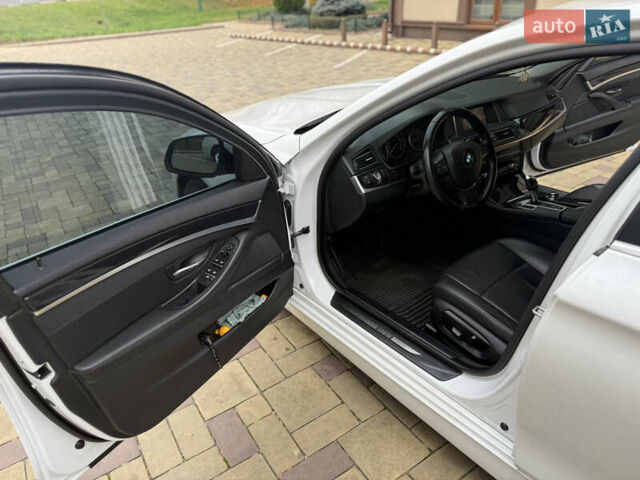 Белый БМВ 5 Серия, объемом двигателя 2 л и пробегом 110 тыс. км за 21000 $, фото 12 на Automoto.ua