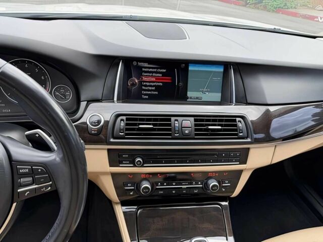 Белый БМВ 5 Серия, объемом двигателя 2 л и пробегом 72 тыс. км за 9000 $, фото 10 на Automoto.ua