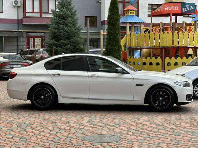БМВ 5 Серия 2016 в Ивано-Франковске на Automoto.ua Белый БМВ 5 Серия, объемом двигателя 2 л и пробегом 230 тыс. км за 15450 $, фото 7 на Automoto.ua