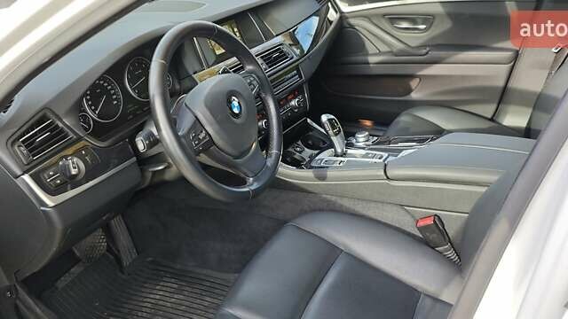 Білий БМВ 5 Серія, об'ємом двигуна 2 л та пробігом 24 тис. км за 23500 $, фото 5 на Automoto.ua