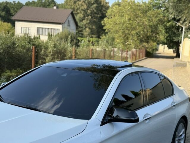 Білий БМВ 5 Серія, об'ємом двигуна 2 л та пробігом 300 тис. км за 13600 $, фото 5 на Automoto.ua