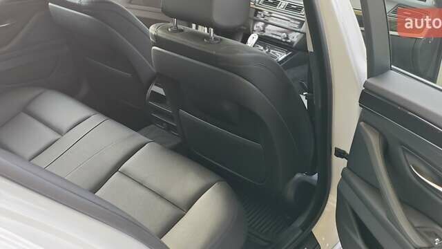 Білий БМВ 5 Серія, об'ємом двигуна 2 л та пробігом 24 тис. км за 23500 $, фото 12 на Automoto.ua