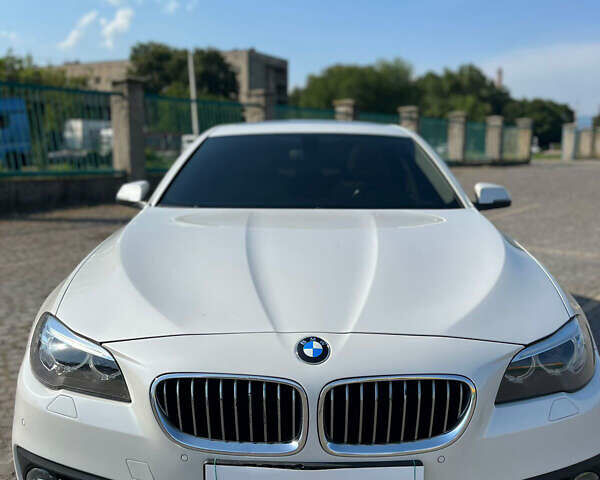 Белый БМВ 5 Серия, объемом двигателя 2 л и пробегом 171 тыс. км за 22600 $, фото 7 на Automoto.ua