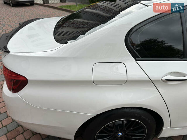 БМВ 5 Серия 2016 в Ивано-Франковске на Automoto.ua Белый БМВ 5 Серия, объемом двигателя 2 л и пробегом 230 тыс. км за 15450 $, фото 97 на Automoto.ua