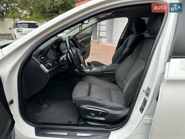 БМВ 5 Серия 2016 в Ивано-Франковске на Automoto.ua Белый БМВ 5 Серия, объемом двигателя 2 л и пробегом 230 тыс. км за 15450 $, фото 105 на Automoto.ua