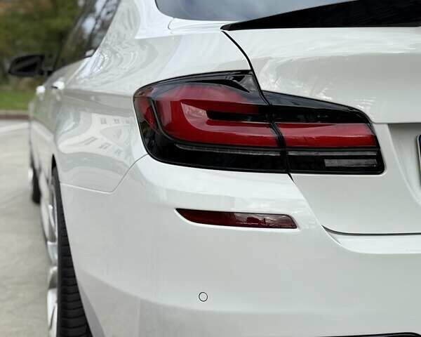 БМВ 5 Серия 2016 в Коростене на Automoto.ua Белый БМВ 5 Серия, объемом двигателя 2.99 л и пробегом 230 тыс. км за 25999 $, фото 19 на Automoto.ua