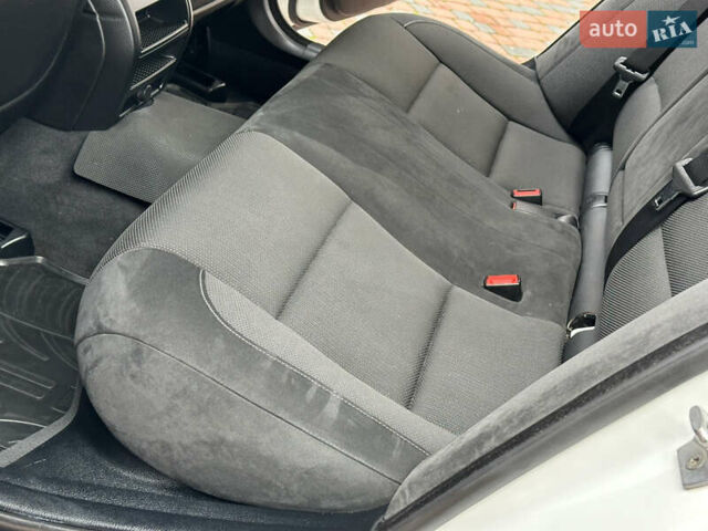 БМВ 5 Серия 2016 в Ивано-Франковске на Automoto.ua Белый БМВ 5 Серия, объемом двигателя 2 л и пробегом 230 тыс. км за 15450 $, фото 169 на Automoto.ua