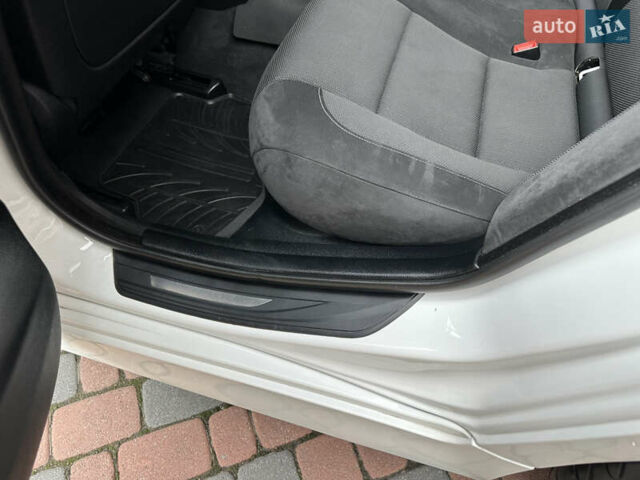 БМВ 5 Серия 2016 в Ивано-Франковске на Automoto.ua Белый БМВ 5 Серия, объемом двигателя 2 л и пробегом 230 тыс. км за 15450 $, фото 167 на Automoto.ua