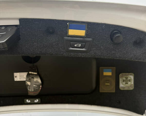 Белый БМВ 5 Серия, объемом двигателя 2 л и пробегом 110 тыс. км за 21000 $, фото 16 на Automoto.ua