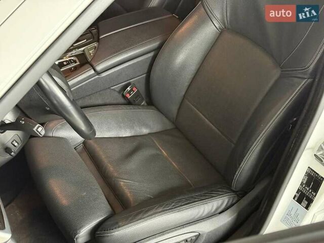 Білий БМВ 5 Серія, об'ємом двигуна 2 л та пробігом 173 тис. км за 21940 $, фото 24 на Automoto.ua