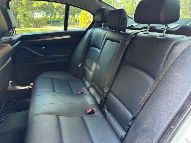 Білий БМВ 5 Серія, об'ємом двигуна 2 л та пробігом 77 тис. км за 9999 $, фото 12 на Automoto.ua