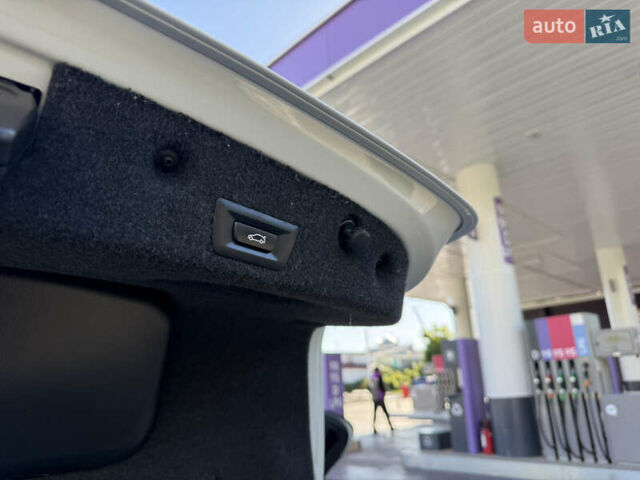 Белый БМВ 5 Серия, объемом двигателя 2 л и пробегом 148 тыс. км за 18800 $, фото 70 на Automoto.ua