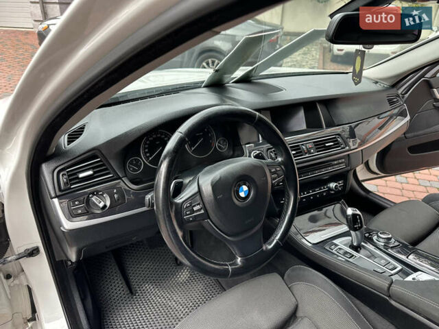 БМВ 5 Серия 2016 в Ивано-Франковске на Automoto.ua Белый БМВ 5 Серия, объемом двигателя 2 л и пробегом 230 тыс. км за 15450 $, фото 107 на Automoto.ua