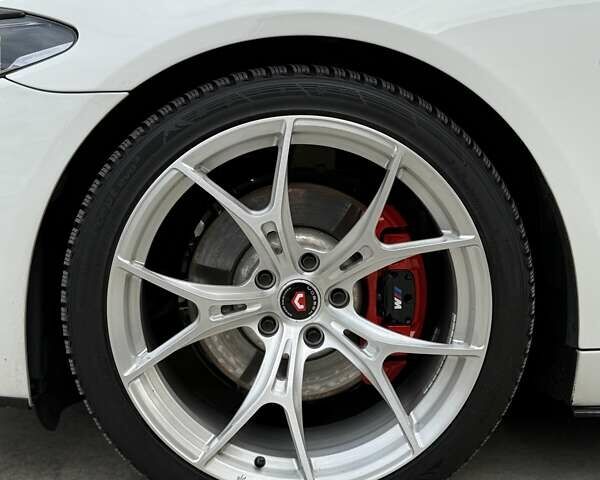 БМВ 5 Серия 2016 в Коростене на Automoto.ua Белый БМВ 5 Серия, объемом двигателя 2.99 л и пробегом 230 тыс. км за 25999 $, фото 16 на Automoto.ua