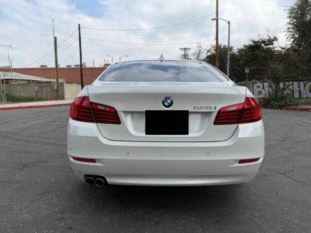 Белый БМВ 5 Серия, объемом двигателя 2 л и пробегом 99 тыс. км за 9000 $, фото 5 на Automoto.ua