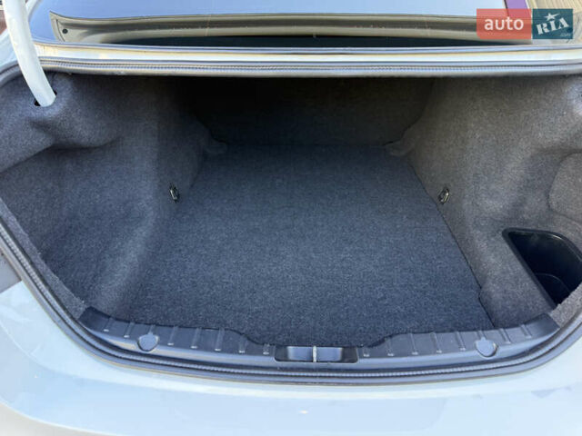 Белый БМВ 5 Серия, объемом двигателя 2 л и пробегом 148 тыс. км за 18800 $, фото 72 на Automoto.ua