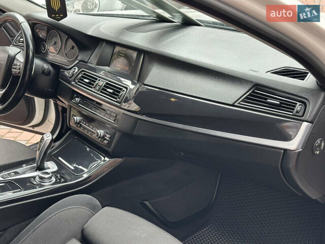 БМВ 5 Серия 2016 в Ивано-Франковске на Automoto.ua Белый БМВ 5 Серия, объемом двигателя 2 л и пробегом 230 тыс. км за 15450 $, фото 158 на Automoto.ua