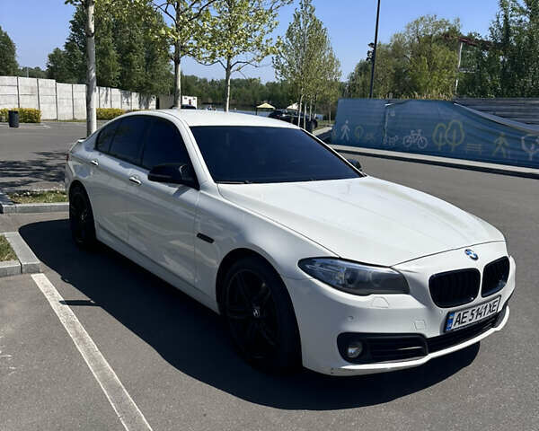 Білий БМВ 5 Серія, об'ємом двигуна 2 л та пробігом 192 тис. км за 18000 $, фото 1 на Automoto.ua