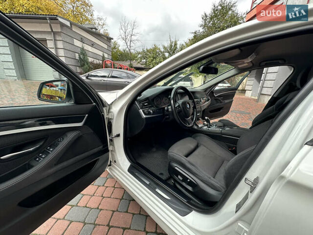 БМВ 5 Серия 2016 в Ивано-Франковске на Automoto.ua Белый БМВ 5 Серия, объемом двигателя 2 л и пробегом 230 тыс. км за 15450 $, фото 135 на Automoto.ua