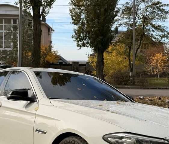 Белый БМВ 5 Серия, объемом двигателя 0 л и пробегом 178 тыс. км за 18300 $, фото 3 на Automoto.ua