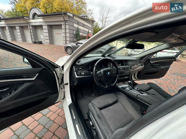 БМВ 5 Серия 2016 в Ивано-Франковске на Automoto.ua Белый БМВ 5 Серия, объемом двигателя 2 л и пробегом 230 тыс. км за 15450 $, фото 138 на Automoto.ua