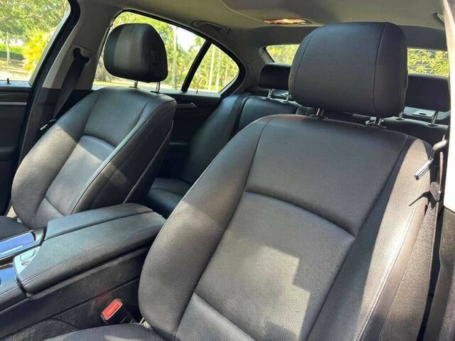 Білий БМВ 5 Серія, об'ємом двигуна 2 л та пробігом 77 тис. км за 9999 $, фото 8 на Automoto.ua