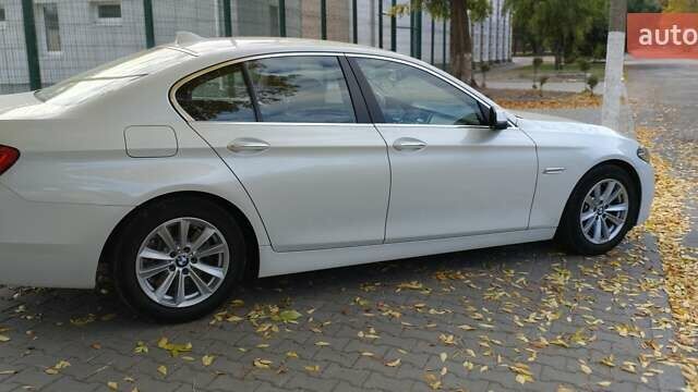 Білий БМВ 5 Серія, об'ємом двигуна 2 л та пробігом 24 тис. км за 23500 $, фото 3 на Automoto.ua