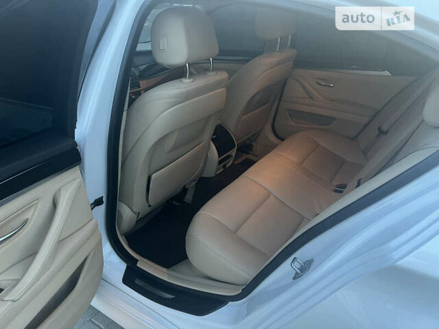 Белый БМВ 5 Серия, объемом двигателя 2 л и пробегом 171 тыс. км за 22600 $, фото 26 на Automoto.ua