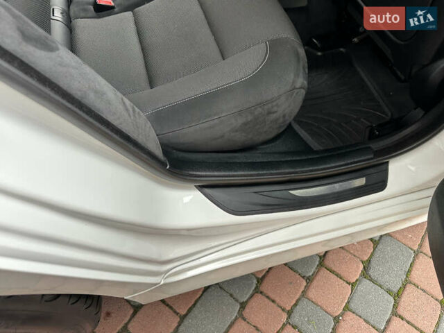 БМВ 5 Серия 2016 в Ивано-Франковске на Automoto.ua Белый БМВ 5 Серия, объемом двигателя 2 л и пробегом 230 тыс. км за 15450 $, фото 179 на Automoto.ua