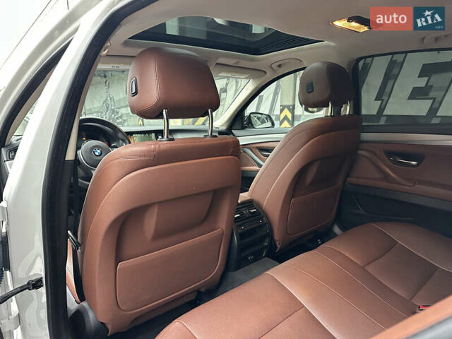 Белый БМВ 5 Серия, объемом двигателя 3 л и пробегом 156 тыс. км за 20499 $, фото 49 на Automoto.ua