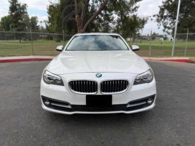 Белый БМВ 5 Серия, объемом двигателя 2 л и пробегом 99 тыс. км за 9000 $, фото 1 на Automoto.ua