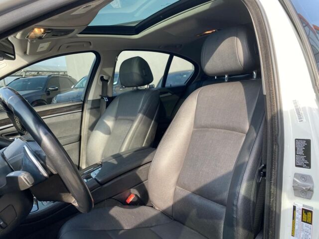 Белый БМВ 5 Серия, объемом двигателя 2 л и пробегом 219 тыс. км за 16200 $, фото 19 на Automoto.ua