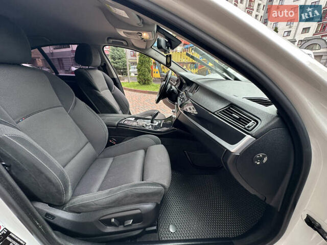 БМВ 5 Серия 2016 в Ивано-Франковске на Automoto.ua Белый БМВ 5 Серия, объемом двигателя 2 л и пробегом 230 тыс. км за 15450 $, фото 160 на Automoto.ua