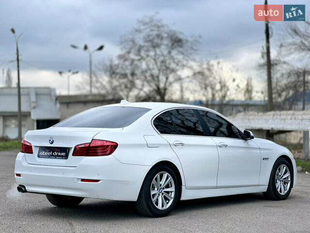 Белый БМВ 5 Серия, объемом двигателя 2 л и пробегом 138 тыс. км за 17999 $, фото 3 на Automoto.ua