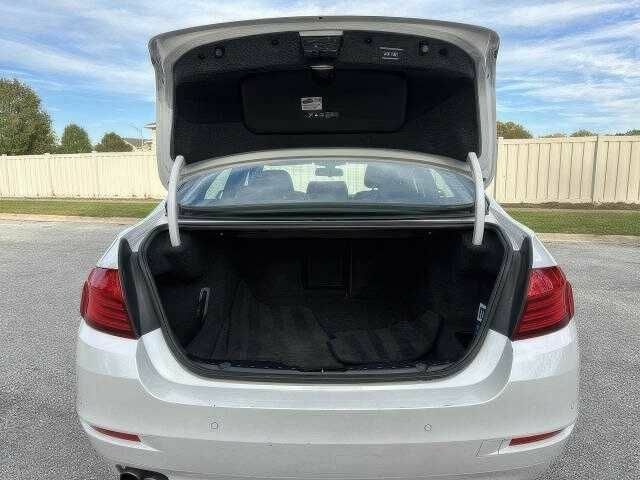 Белый БМВ 5 Серия, объемом двигателя 2 л и пробегом 99 тыс. км за 9000 $, фото 12 на Automoto.ua