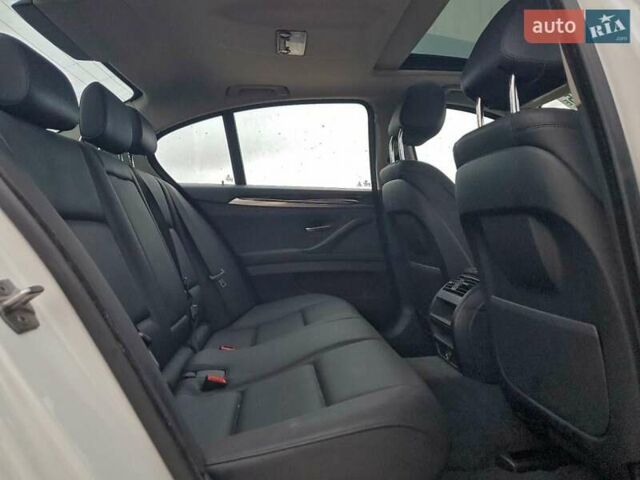 Белый БМВ 5 Серия, объемом двигателя 2 л и пробегом 151 тыс. км за 2800 $, фото 9 на Automoto.ua