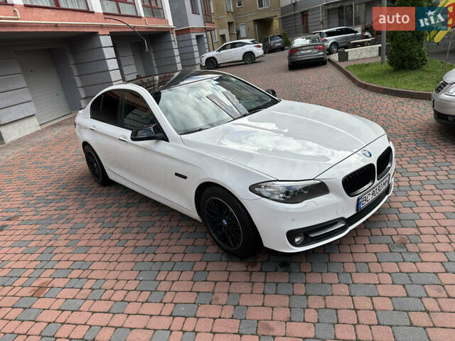 БМВ 5 Серия 2016 в Ивано-Франковске на Automoto.ua Белый БМВ 5 Серия, объемом двигателя 2 л и пробегом 230 тыс. км за 15450 $, фото 63 на Automoto.ua
