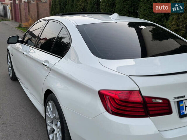 Білий БМВ 5 Серія, об'ємом двигуна 3 л та пробігом 155 тис. км за 17700 $, фото 26 на Automoto.ua