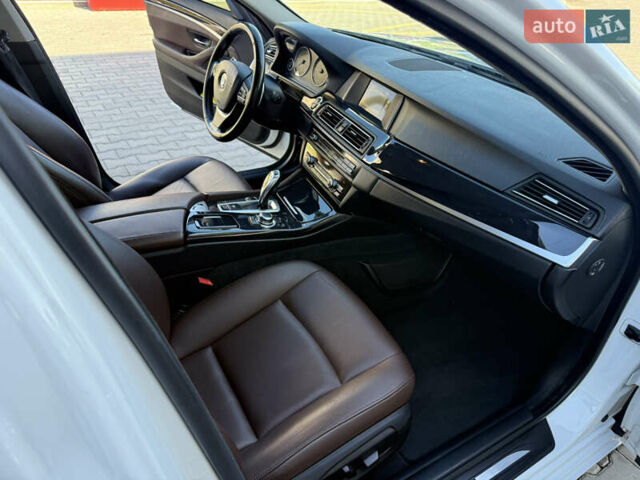 Белый БМВ 5 Серия, объемом двигателя 2 л и пробегом 148 тыс. км за 18800 $, фото 3 на Automoto.ua