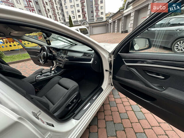 БМВ 5 Серия 2016 в Ивано-Франковске на Automoto.ua Белый БМВ 5 Серия, объемом двигателя 2 л и пробегом 230 тыс. км за 15450 $, фото 159 на Automoto.ua