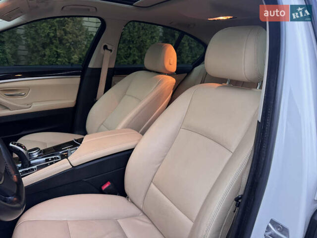 Білий БМВ 5 Серія, об'ємом двигуна 3 л та пробігом 155 тис. км за 17700 $, фото 23 на Automoto.ua
