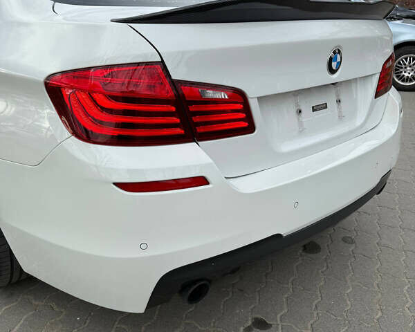 Білий БМВ 5 Серія, об'ємом двигуна 3 л та пробігом 179 тис. км за 18200 $, фото 24 на Automoto.ua