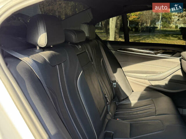 Білий БМВ 5 Серія, об'ємом двигуна 2 л та пробігом 30 тис. км за 26500 $, фото 21 на Automoto.ua