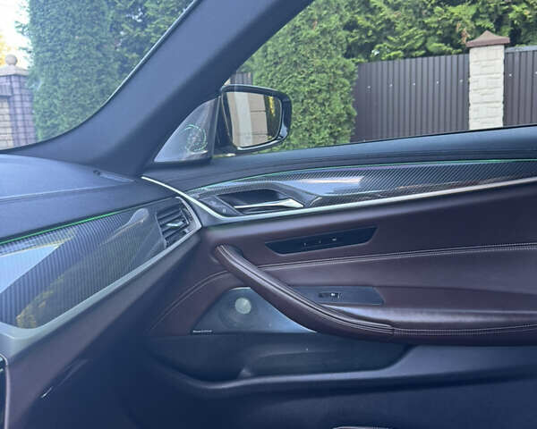 Белый БМВ 5 Серия, объемом двигателя 3 л и пробегом 180 тыс. км за 35400 $, фото 27 на Automoto.ua