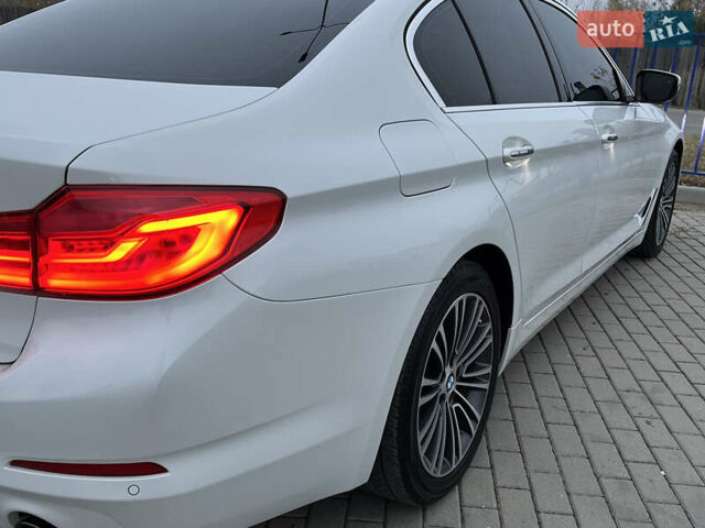 Белый БМВ 5 Серия, объемом двигателя 2 л и пробегом 196 тыс. км за 23000 $, фото 10 на Automoto.ua