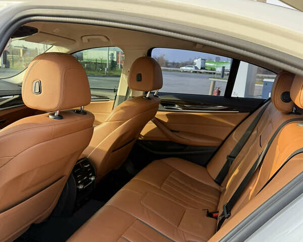 Белый БМВ 5 Серия, объемом двигателя 3 л и пробегом 140 тыс. км за 31900 $, фото 13 на Automoto.ua