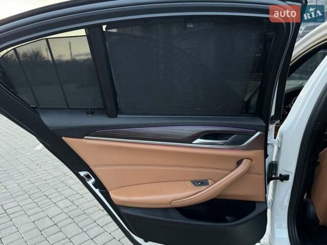 Белый БМВ 5 Серия, объемом двигателя 2 л и пробегом 141 тыс. км за 28999 $, фото 26 на Automoto.ua